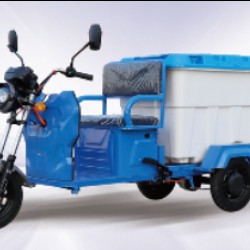Triciclo Eléctrico de limpieza con cubo de plástico